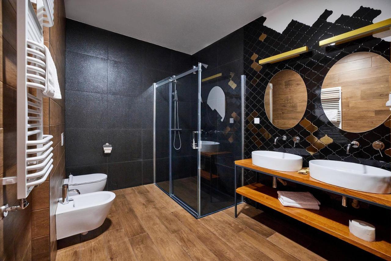 Debowy Dwor Hotel Ruda Rozaniecka Exterior photo
