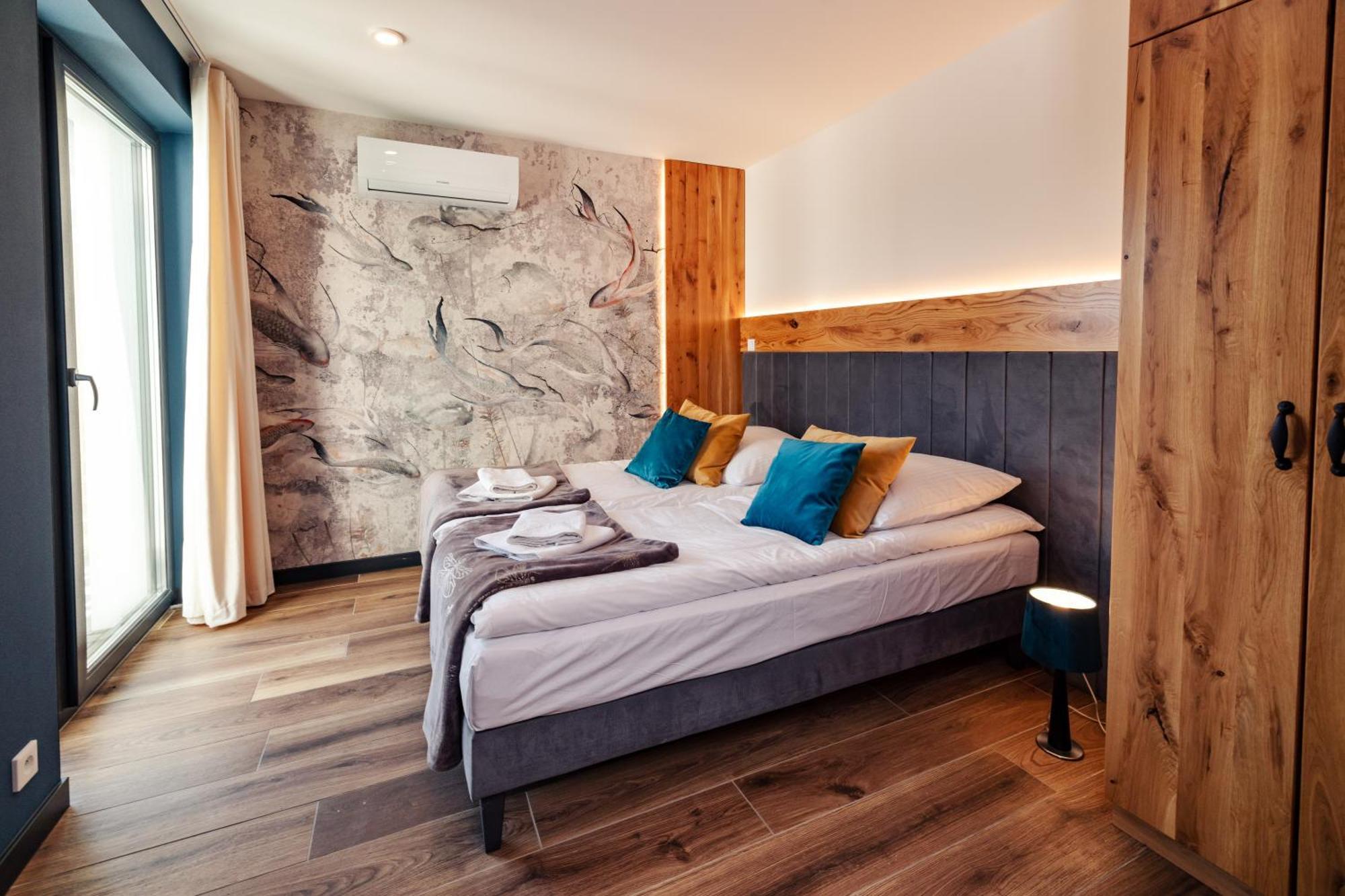 Debowy Dwor Hotel Ruda Rozaniecka Exterior photo